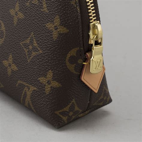 lv gm cosmetic pouch|louis vuitton truth makeup pouch.